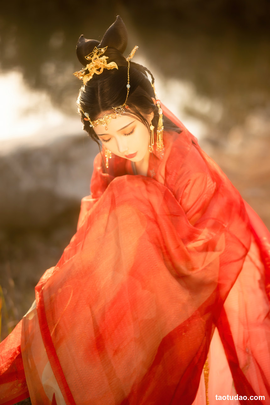 图片[2]-[YITUYU艺图语]2022.11.03 枫霜尽 -绮罗生的小苏苏-[28+1P／240MB]-艺库