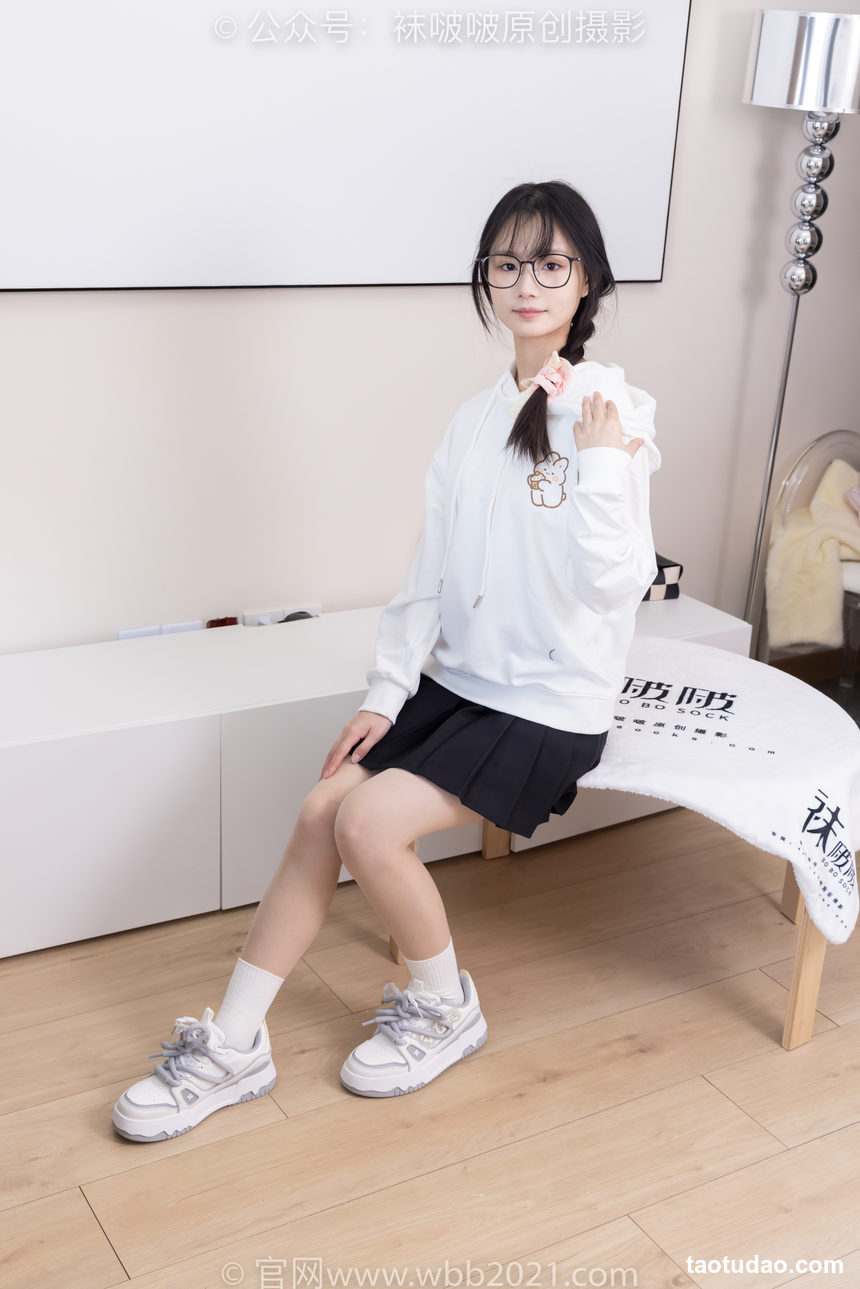 图片[4]-[BoBoSocks袜啵啵]NO.368 甜甜圈-运动鞋、白棉袜、油亮肉丝[160P+1V／5.72GB]-艺库
