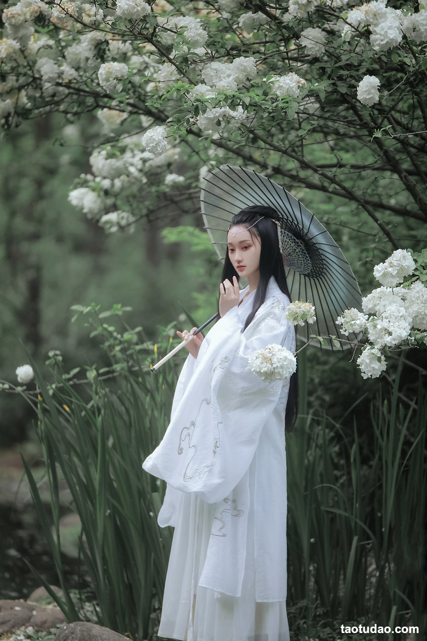 图片[4]-[YITUYU艺图语]2022.06.15 琼花并貌 云之是小狐狸吖[21+1P／452MB]-艺库