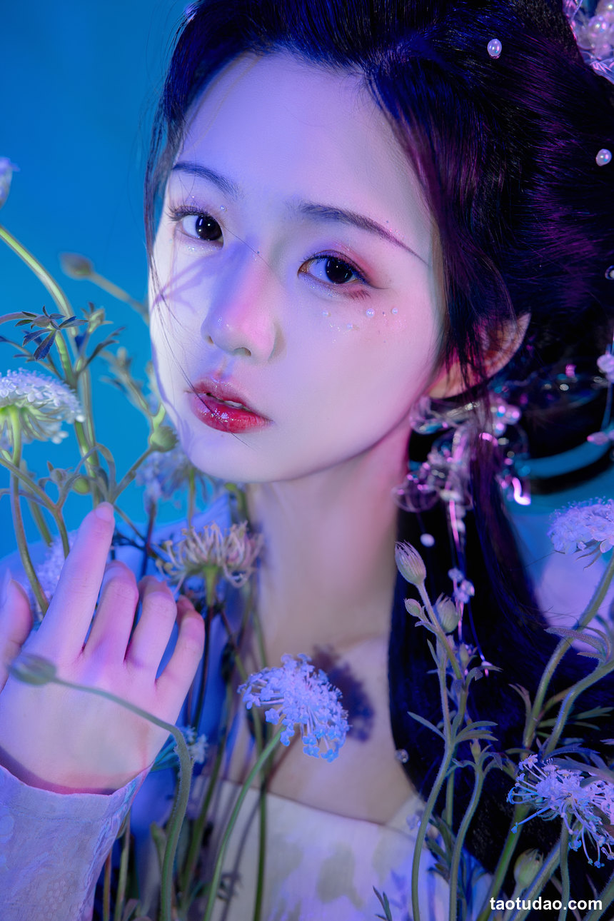 图片[2]-[YITUYU艺图语]2023.01.10 她是那一抹蓝 怀里猫ovo[22+1P／250MB]-艺库