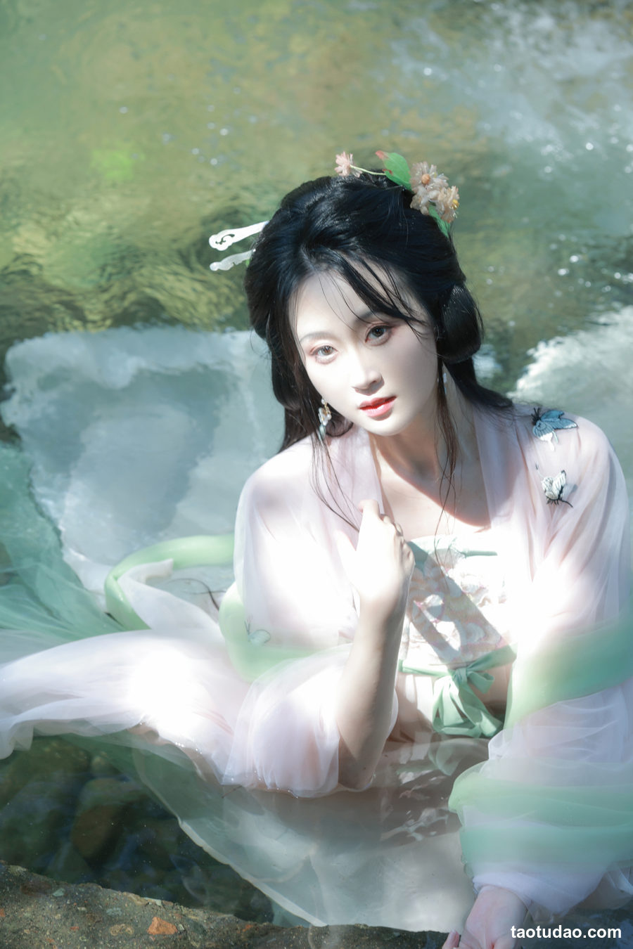 图片[4]-[YITUYU艺图语]2023.02.25 长安灯夜 李lee[26+1P／252MB]-艺库