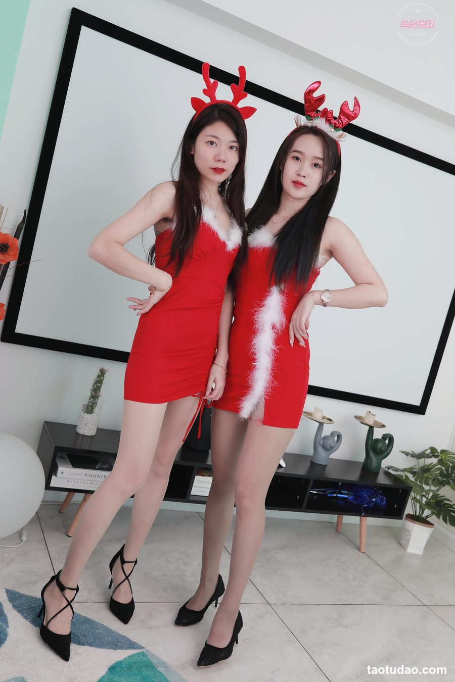 图片[3]-丝绮传媒-双人圣诞姐妹花丝足裸足脚对脚【图包+视频】（豪华版）[225+2V-12.3G]-艺库