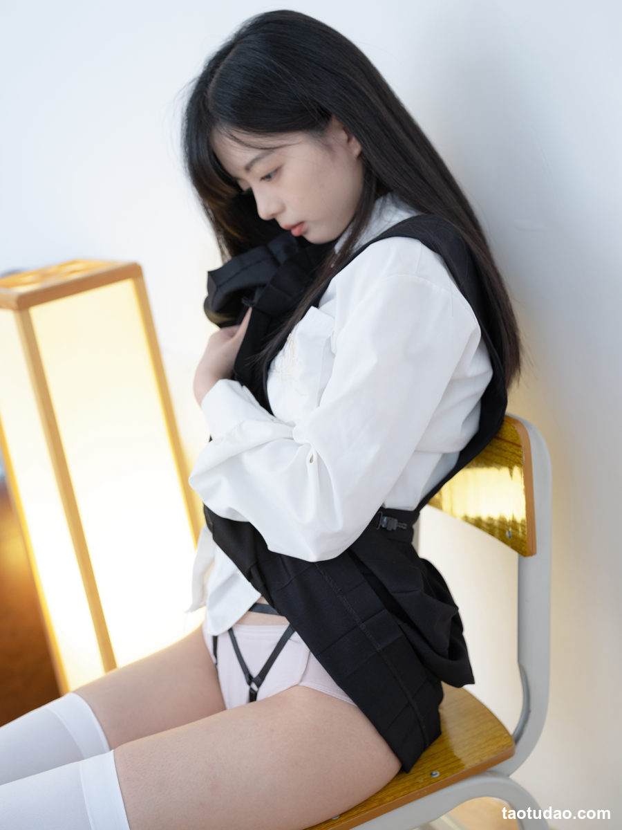 少女秩序 – 晞可-束缚衣 [94P-1.42G]-绅士图