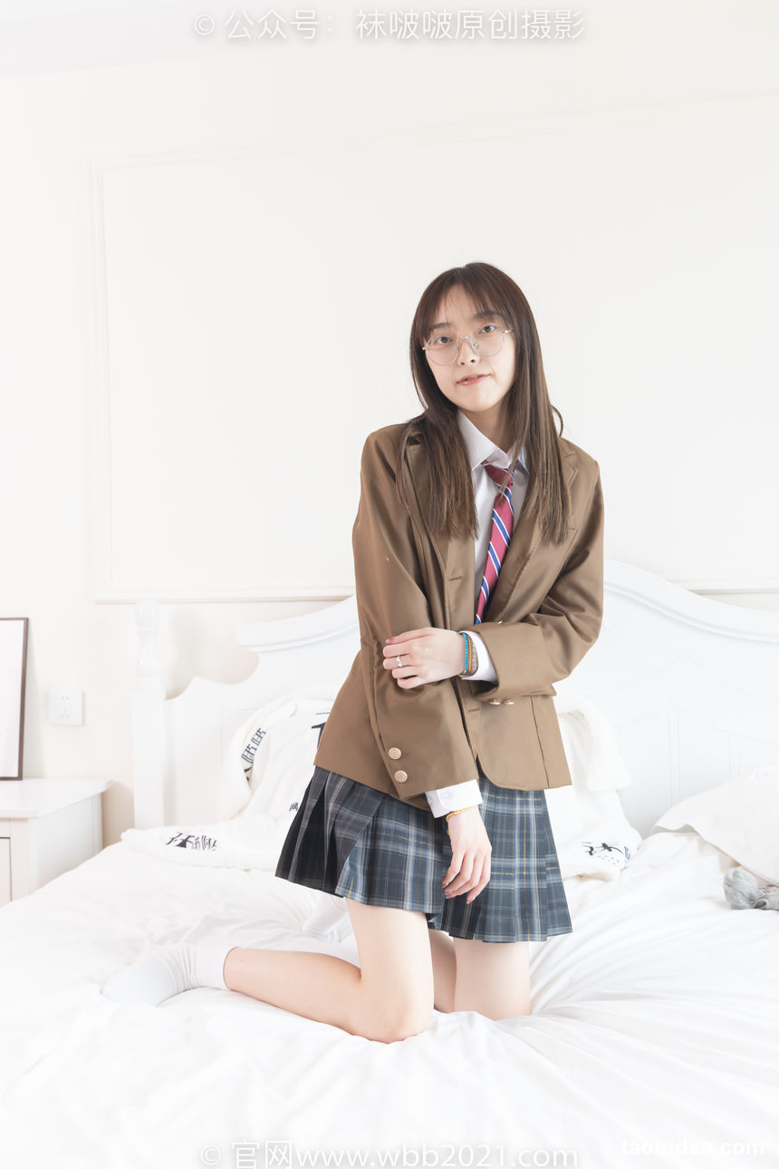 图片[3]-[BoBoSocks袜啵啵]NO.370 稚予-板鞋、白棉袜、灰色棉船袜[140P+1V／5.48GB]-艺库
