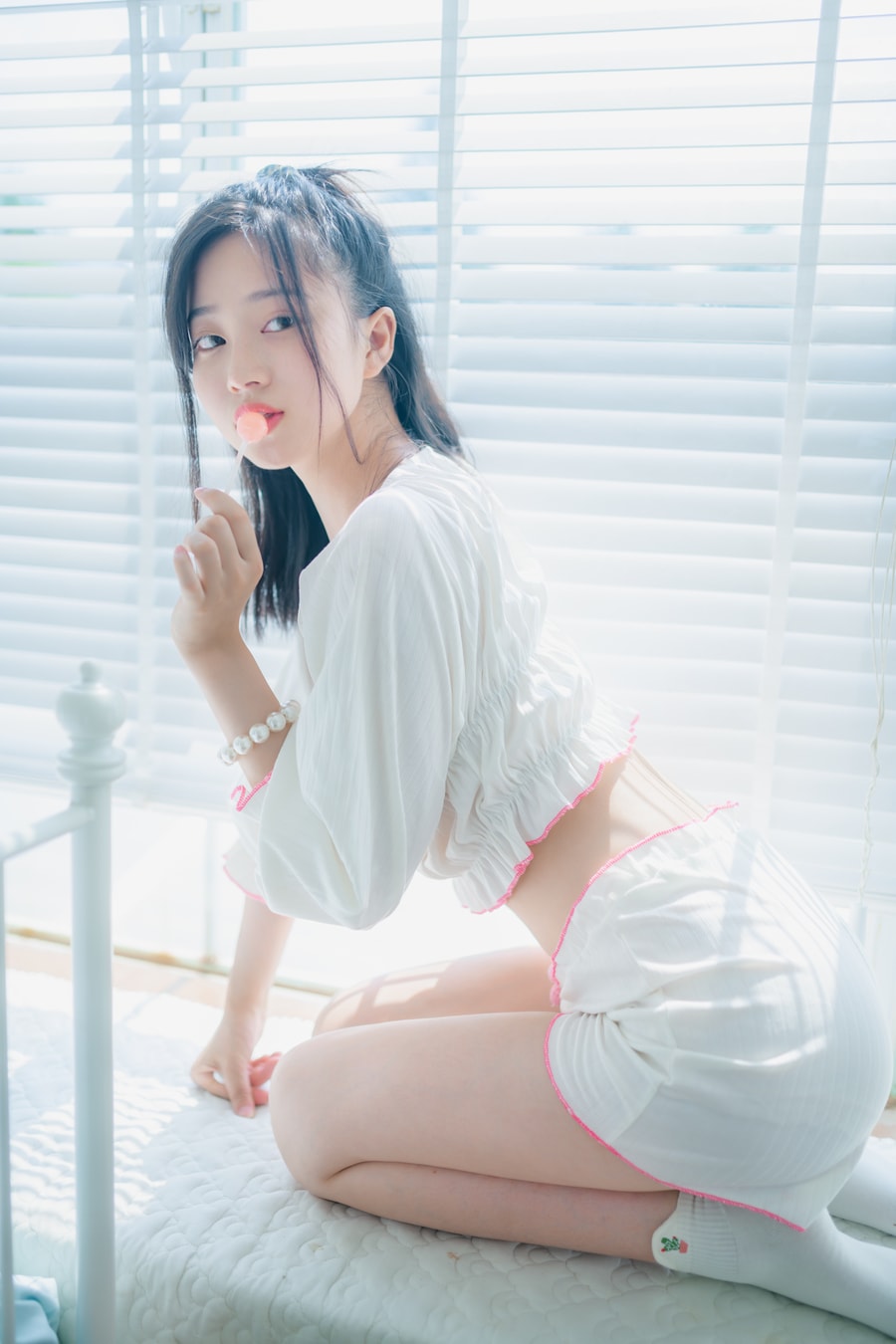 图片[2]-年年nnian – 爱吃棒棒糖的少女 [35P-123MB]-艺库