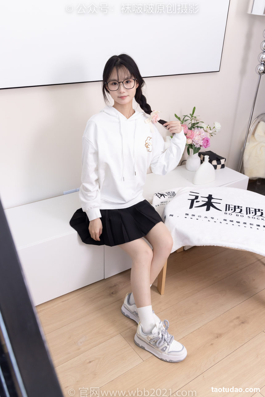 图片[2]-[BoBoSocks袜啵啵]NO.368 甜甜圈-运动鞋、白棉袜、油亮肉丝[160P+1V／5.72GB]-艺库
