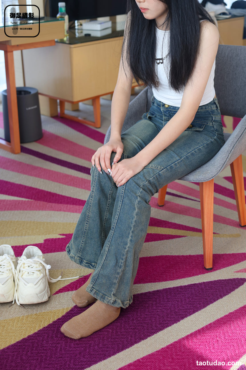 图片[2]-御足摄影 NO.001 咖色袜裸足 [93P1V3.27GB]-艺库