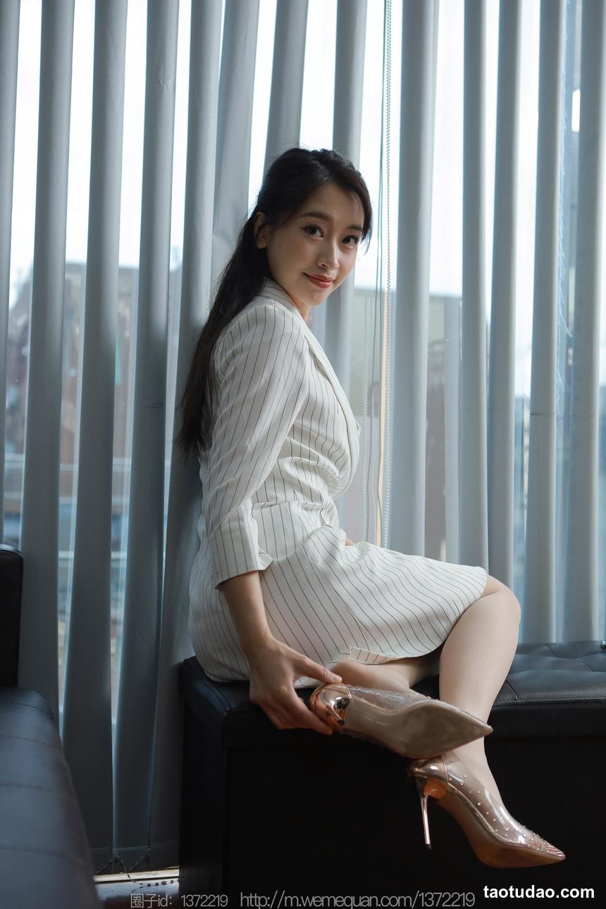 图片[2]-[IESS异思趣向] 2023.03.24 丝享家 1400 小婕《白色条纹外套》[88P-92.6M]-艺库
