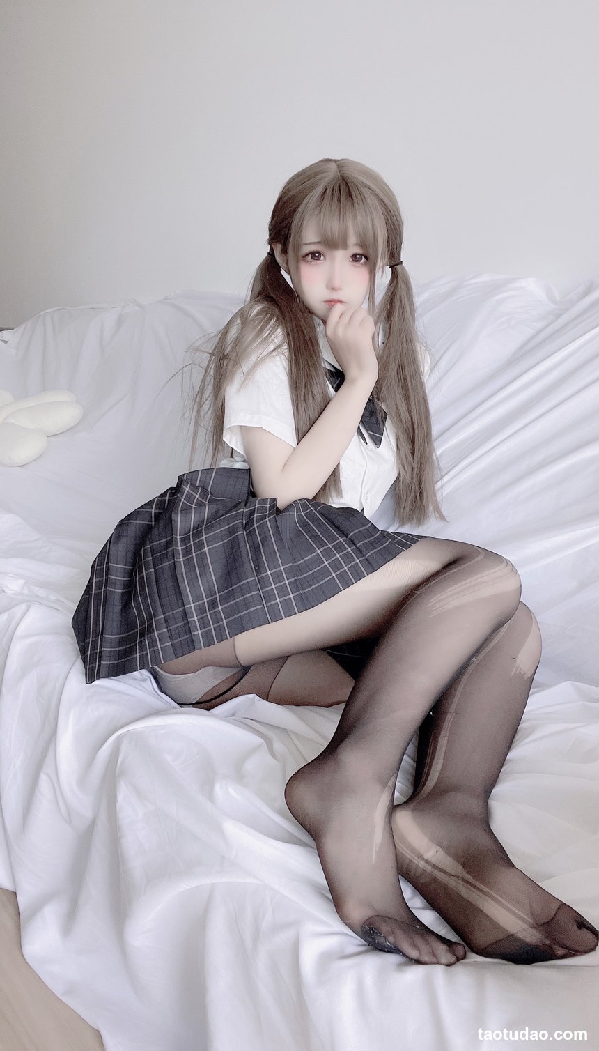 图片[2]-奶凶小琪 – 黑丝JK [9P-58MB]-艺库