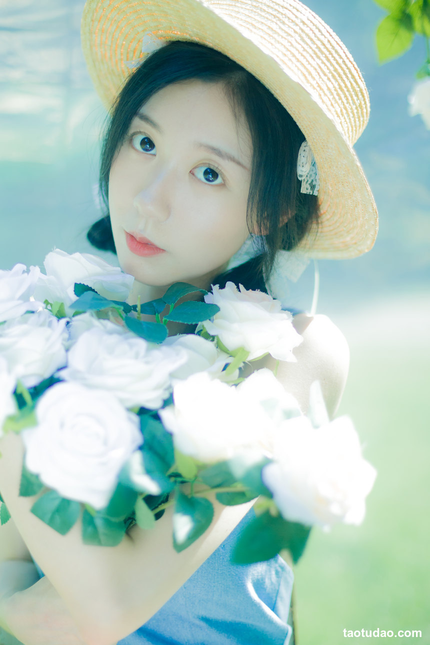 图片[2]-[YITUYU艺图语]2022.07.31 夏日颂歌 饲猫少女-[31+1P／276MB]-艺库