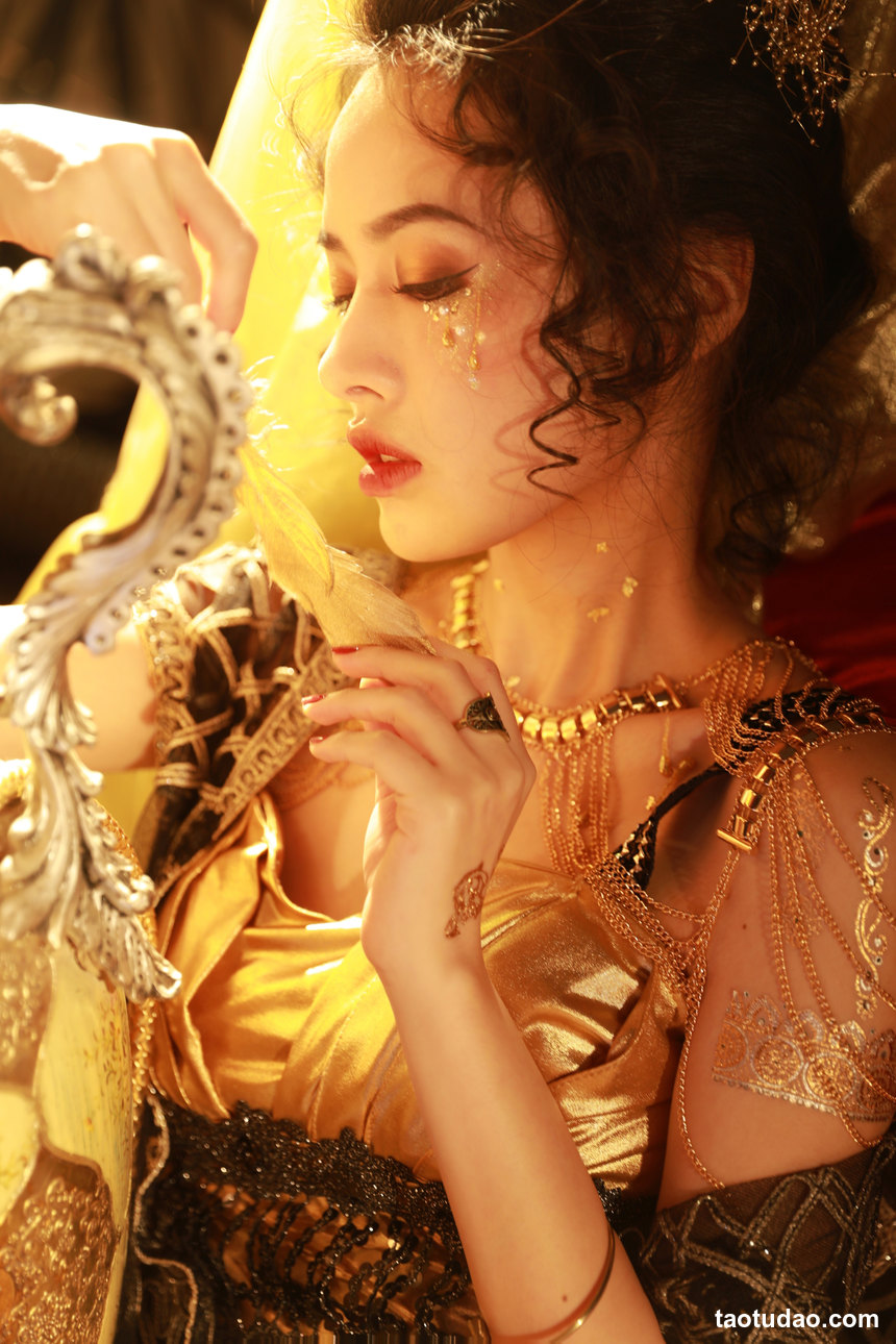 图片[2]-[YITUYU艺图语]2022.09.15 纸醉金迷 相泽希子[40+1P／387MB]-艺库