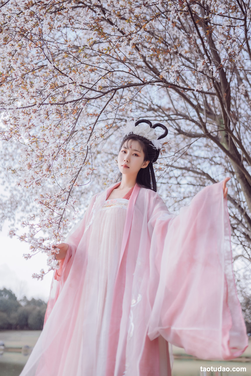 图片[2]-[YITUYU艺图语]2022.05.26 香雪海 木景抒[24+1P／420MB]-艺库
