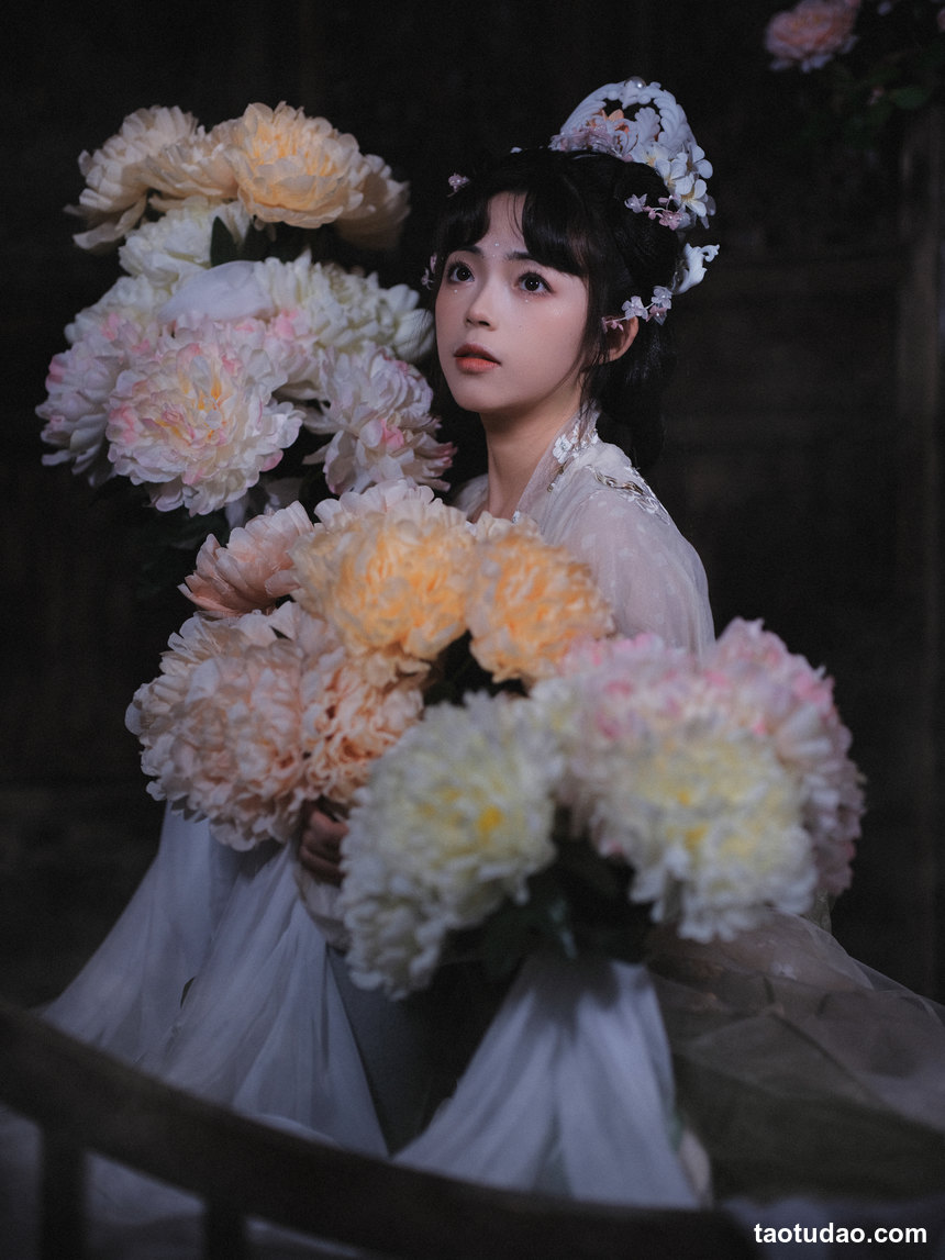图片[2]-[YITUYU艺图语]2022.11.05 花神 芋圆圆鹅[47+1P／716MB]-艺库