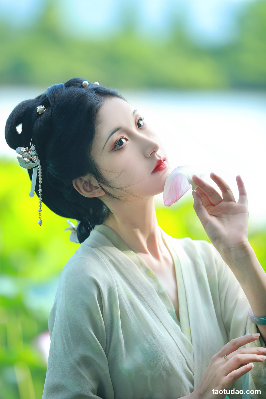 图片[4]-[YITUYU艺图语]2023.01.12 她清冷得好像一首宋词 荷里寒[22+1P／183MB]-艺库