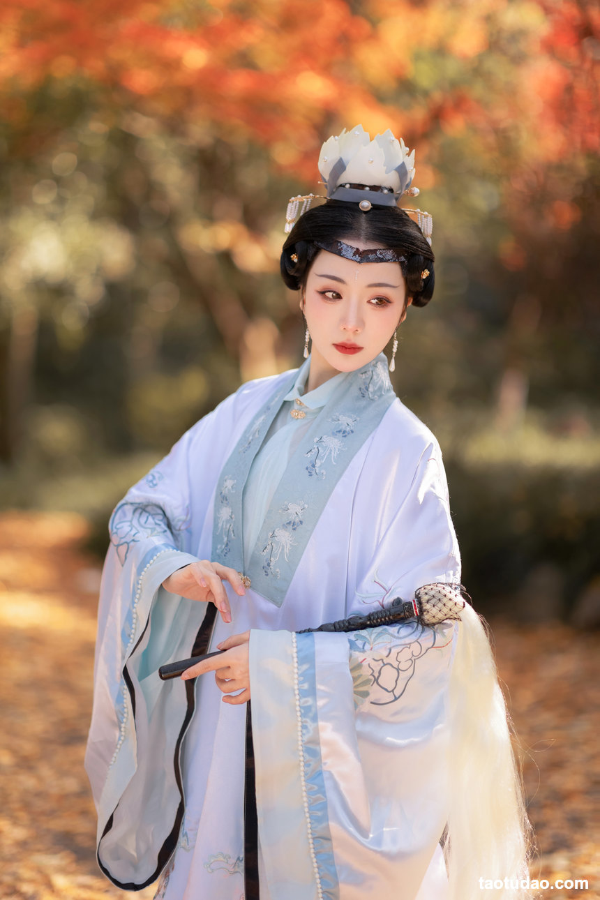 图片[2]-[YITUYU艺图语]2022.02.14 秋意 是真的南渊[24+1P／214MB]-艺库